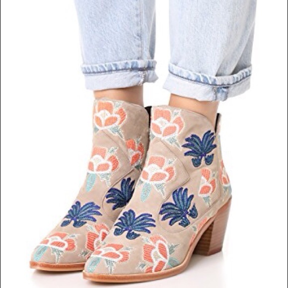 Rebecca Minkoff Shoes - Rebecca Minkoff EUC floral embroidered booties 🌸